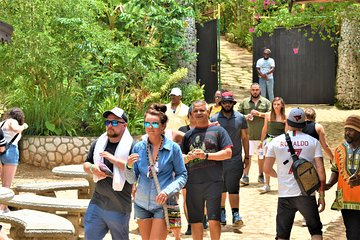 Bob Marley's Nine Mile Day-Trip w/Admission & Guided Tour from Grand Palladium