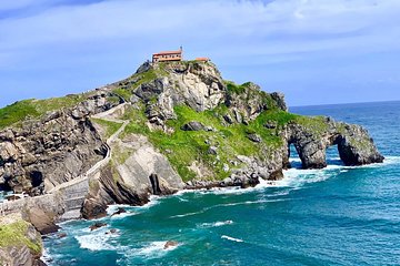 Gaztelugatxe, Mundaka and Gernika Tour from Bilbao