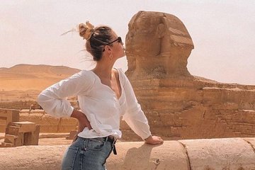Full - Day Tour to Giza Pyramids , Cairo Museum & Bazaar Includes Lunch 