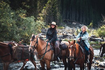 2-Day Sundance Overnight Backcountry Lodge Trip by Horseback