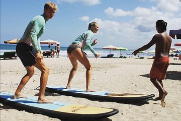 Group surf lesson by Malu Surf Bali