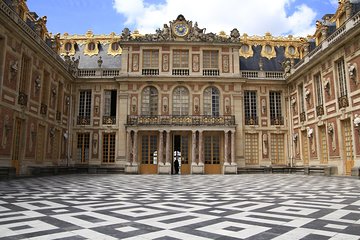 Palace of Versailles & Giverny Audio Guide Tour with Pickup and Drop Off