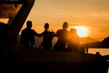 Romance in Cinque Terre: a boat trip at sunset, with an aperitif onboard