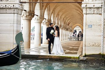 Romantic photo shoot in Venice