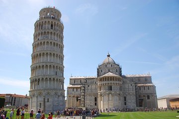 Private 8 hours Tour to Pisa and Lucca from Florence