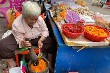 Sanya Shore Excursion: Sanya Luhuitou Park & Local Grocery Market visit