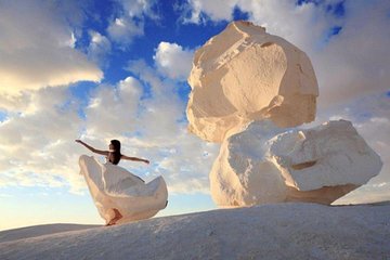 3 Days White Desert & Bahariya Oasis Private Tour from Cairo