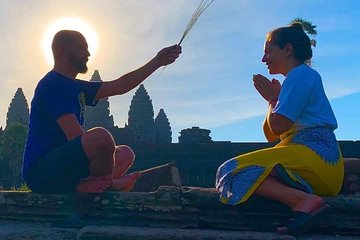 Angkor Wat: Highlights and Sunrise Guided Tour-Siem Reap Tour