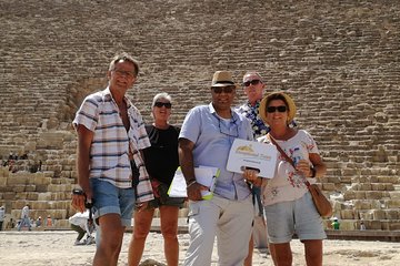 Day tour from Hurghada to Cairo Pyramids and Egyptian Museum