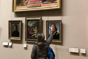 Louvre Museum Masterpieces Skip-the-Line and Small-Group Tour