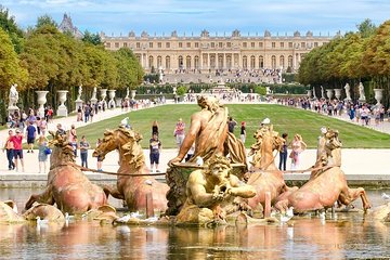 Chateau de Versailles & Gardens. VIP private tour with guide + driver