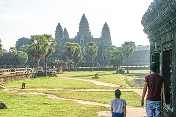 3-Day tour with with All major Temple, Banteay Srei + Floating Village