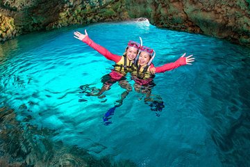 Easily set sail by boat! / Blue cave snorkel