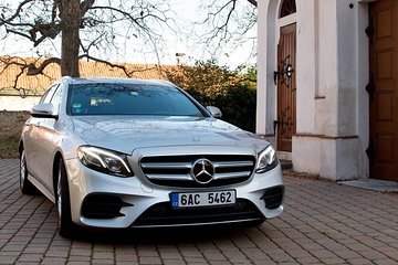 1-way Prague to Hallstatt - private transfer - Mercedes Benz up to 7 passengers