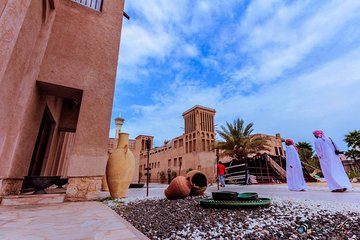 Walking Dubai City Tour / Journey into The Historical District