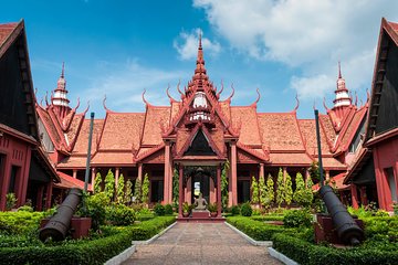 Beautiful Phnom Penh Capital City Tour