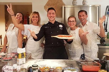 Vip-Private Pizza Cooking Class with Pro Pizzachef in Pro Kitchen