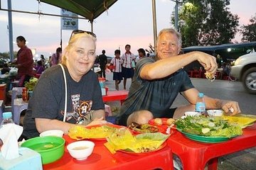 Ultimate Siem Reap Food Tour (10 Locals Tasting with tuk tuk)