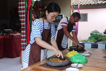 Afternoon Cooking Class & Making Bali Offering with Dinner