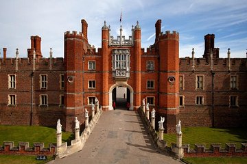 Windsor Castle and Hampton Court Palace Tour 