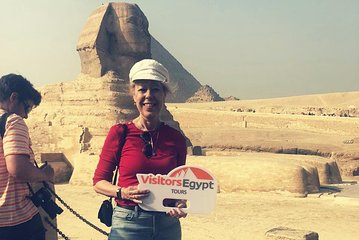 Private Day Tour at the Pyramids & Old Coptic Cairo & Citadel 