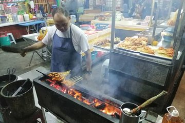 Yummy Yummy Street Food Tasting + City Tour By Night (Guided)
