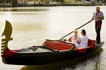 A private walking and gondola tour in Venice