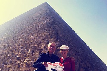 Private Day Tour at Giza Pyramids & Egyptian Museum