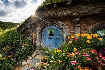 Hobbiton Movie Set Small Group Tour from Auckland 