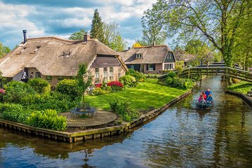 "Giethoorn & Tulips & Windmills & Amsterdam Castle Private Tour