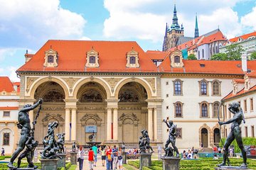 Green walk in Prague's historic garden and parks with a Local