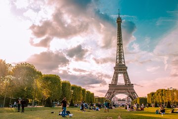 Explore the Instaworthy Spots of Paris with a Local