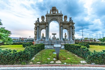 Historic Naples: Exclusive Private Tour with a Local Expert