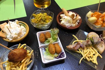 Malaga Food & Tapas Tour with a Local