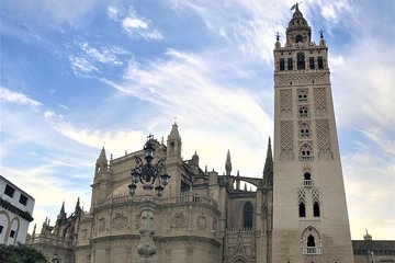 Private tour and tickets of Alcazar & Cathedral of Seville