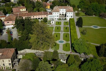 A private tour to Villa Panza and aperitif in Varese