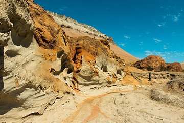 3-Day Altyn Emel Park + Kaindy Lake + Charyn Canyon jeep-tour