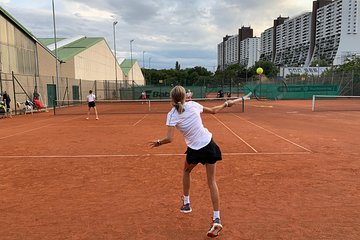 Play Super Friendly Tennis In Vienna