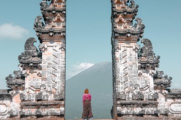 Most iconic spot GATE OF HEAVEN - Lempuyang Temple 