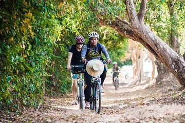 Angkor Wat & Bayon:: the Smiling Temple Bike Tour