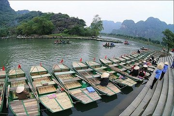 Full-day immerse in Mighty Trang An - Bai Dinh pagoda | LOCAL FOOD & LIFESTYLE