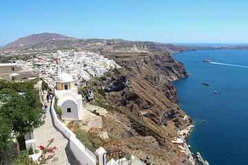 Explore Bygone Santorini: Guided Archaeological Walking Tour