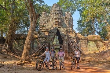 Angkor Sunrise Bike Tour with Breakfast & Lunch