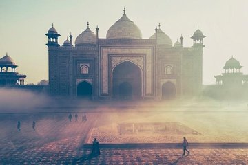 Taj Mahal Sunrise Same Day by Car