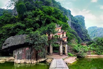 Ninh Binh Private Tour Unique Route Hoa Lu - Tam Coc - Bich Dong 