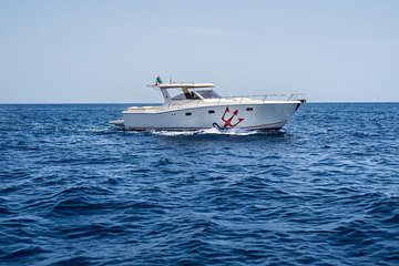 Private Amalfi coast tour with 37ft Speedboat