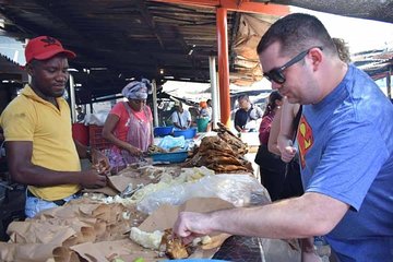 Local immersion in the Bazurto Market