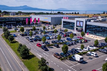 Private Shopping Experience at Fashion Outlet near Geneva 