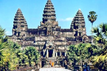 Private Angkor Temples Discovery Walking Experience Guided