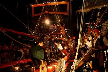 Pirate Galleon in Cancún 2X1 - Pirate Show & Dinner with Open Bar